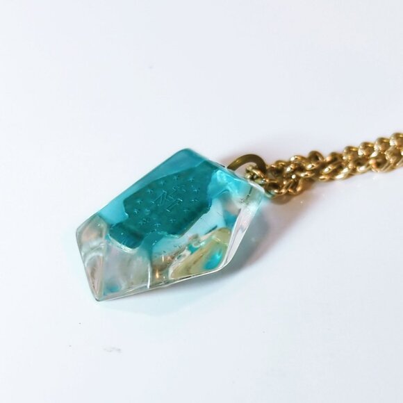 Vintage Miraculous Mary Blue Faceted Pendant With Gold-Tone Chain Necklace 19in - Picture 8 of 8